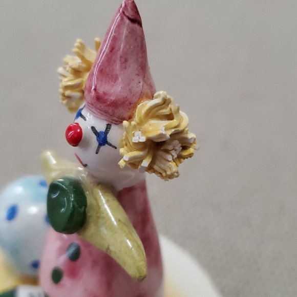 W. Cabrelli Italy Clown with Ball Figurine - Picture 5 of 8